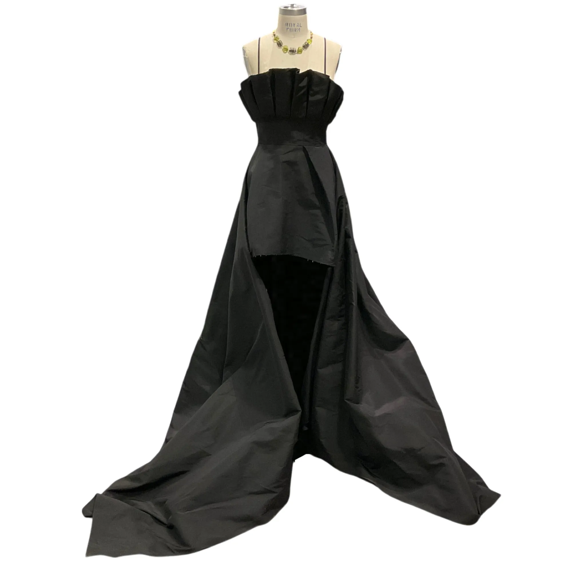 Carolina Herrera Black High-Low Satin Gown / Formal Dress