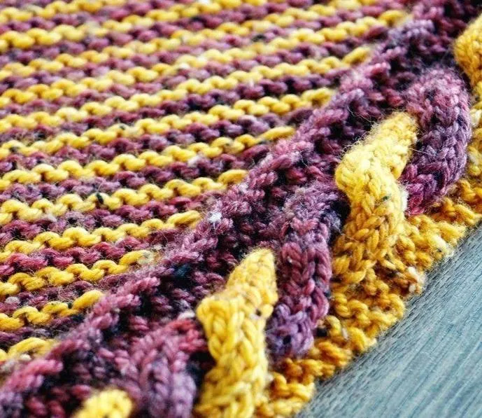 Golden Snitch Shawl knitting pattern