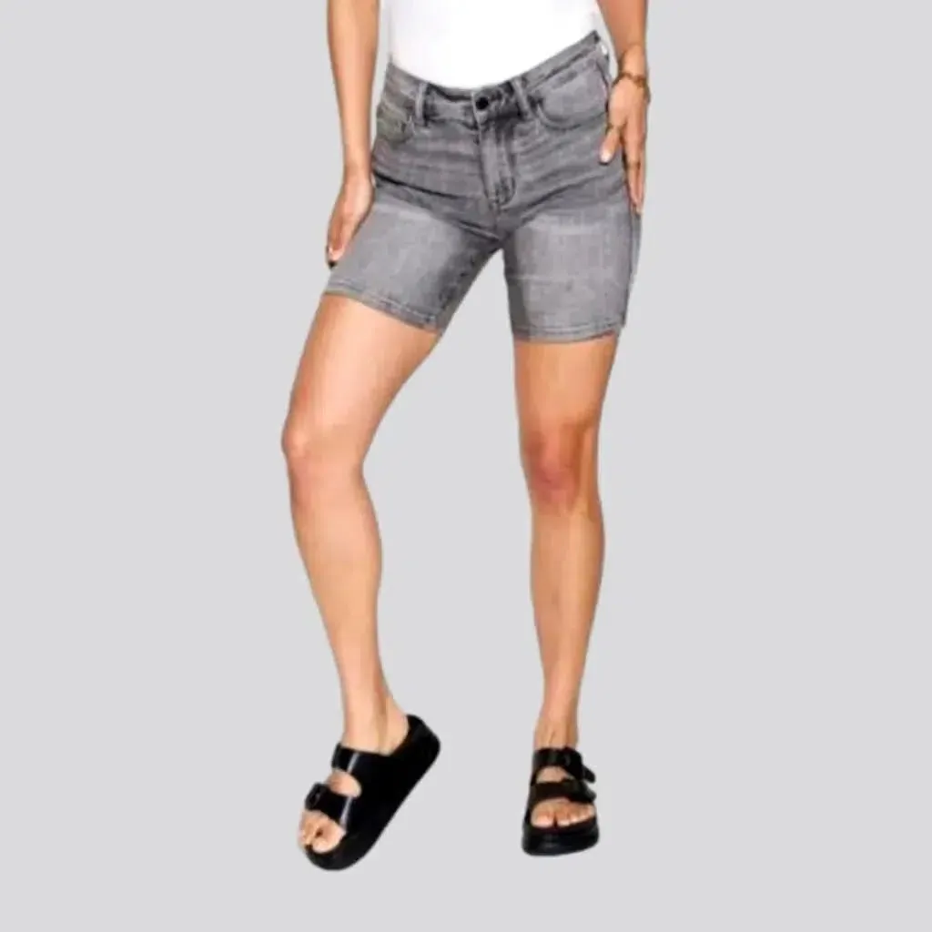 High-waist grey jean shorts for ladies