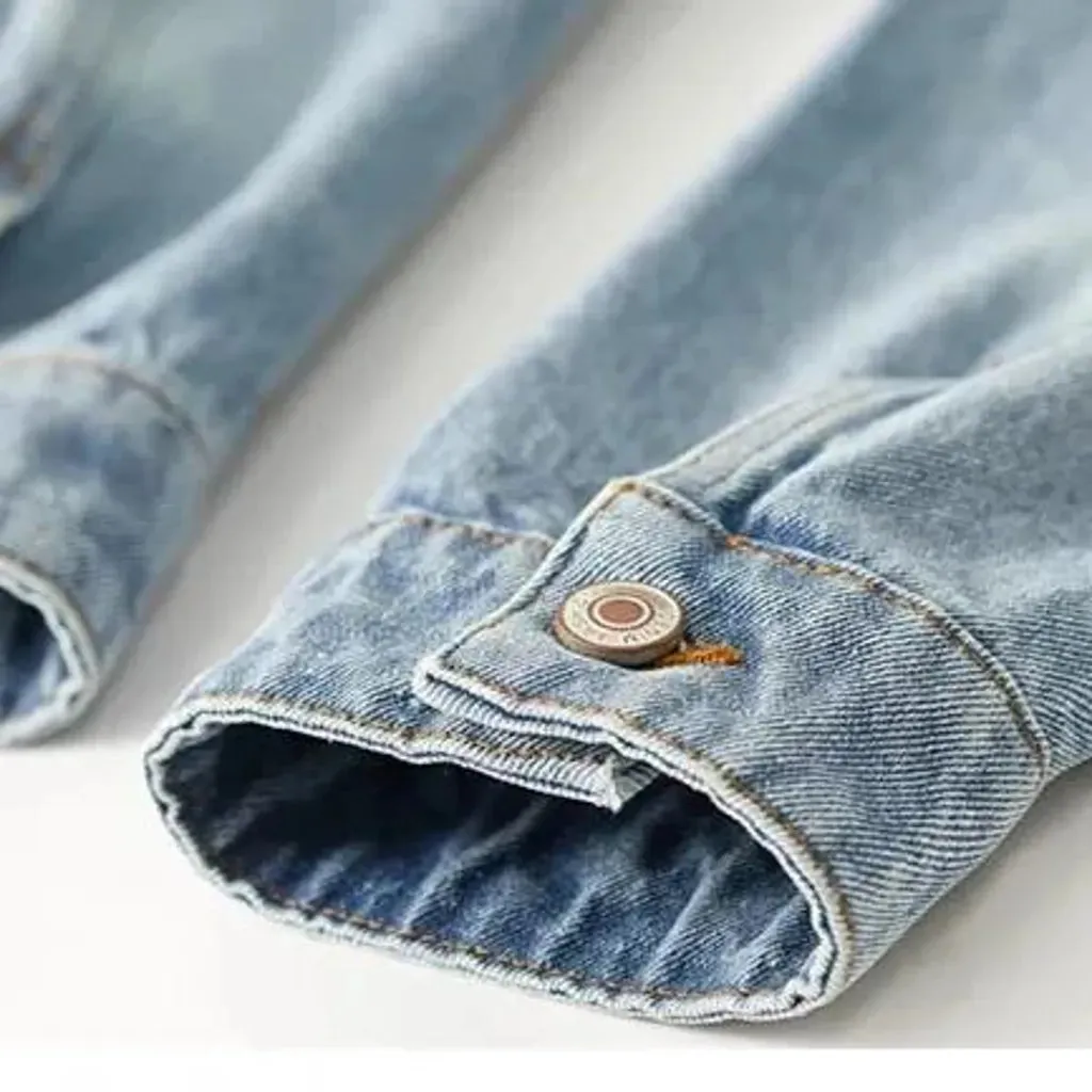 Light-wash vintage denim jacket for women