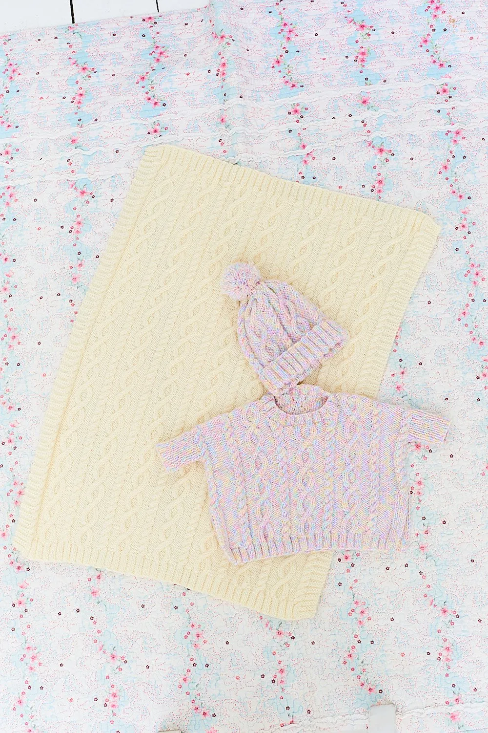 Stylecraft - Baby Poncho. Hat & Blanket in Bambino DK - Knitting Pattern 9975